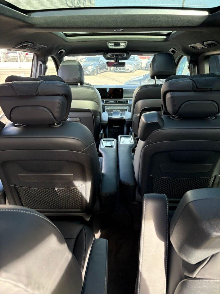 Taxi al Aeropuerto de Schiphol con servicio privado de Tour Passion y conductor profesional.